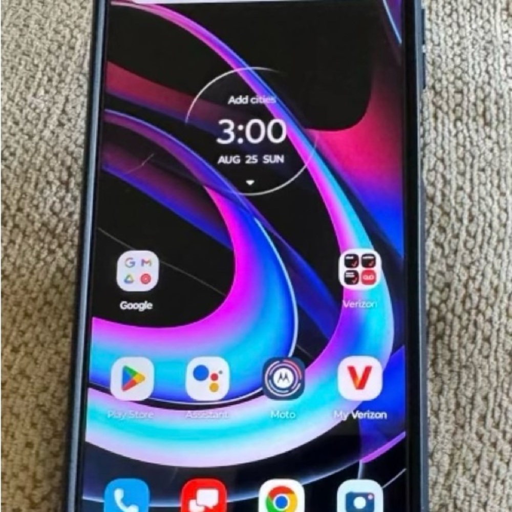 Motorola Black Smartphone with Vibrant Display and Slim Bezels